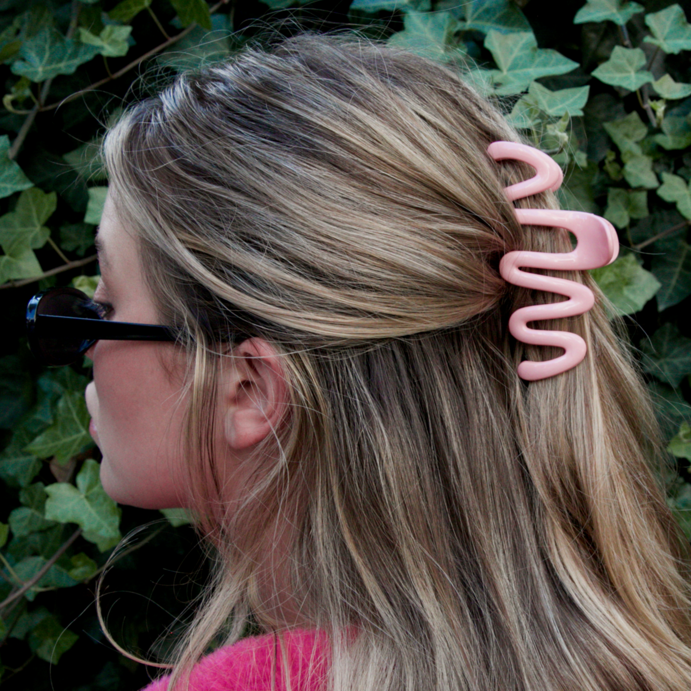 Wavy Jaw Clip in Pink