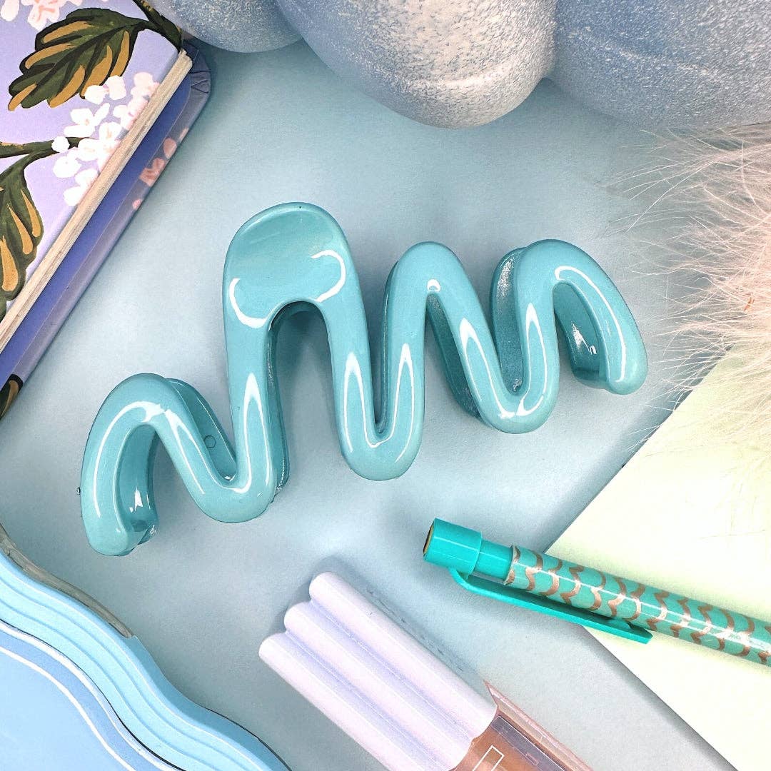 Wavy Jaw Clip in Blue