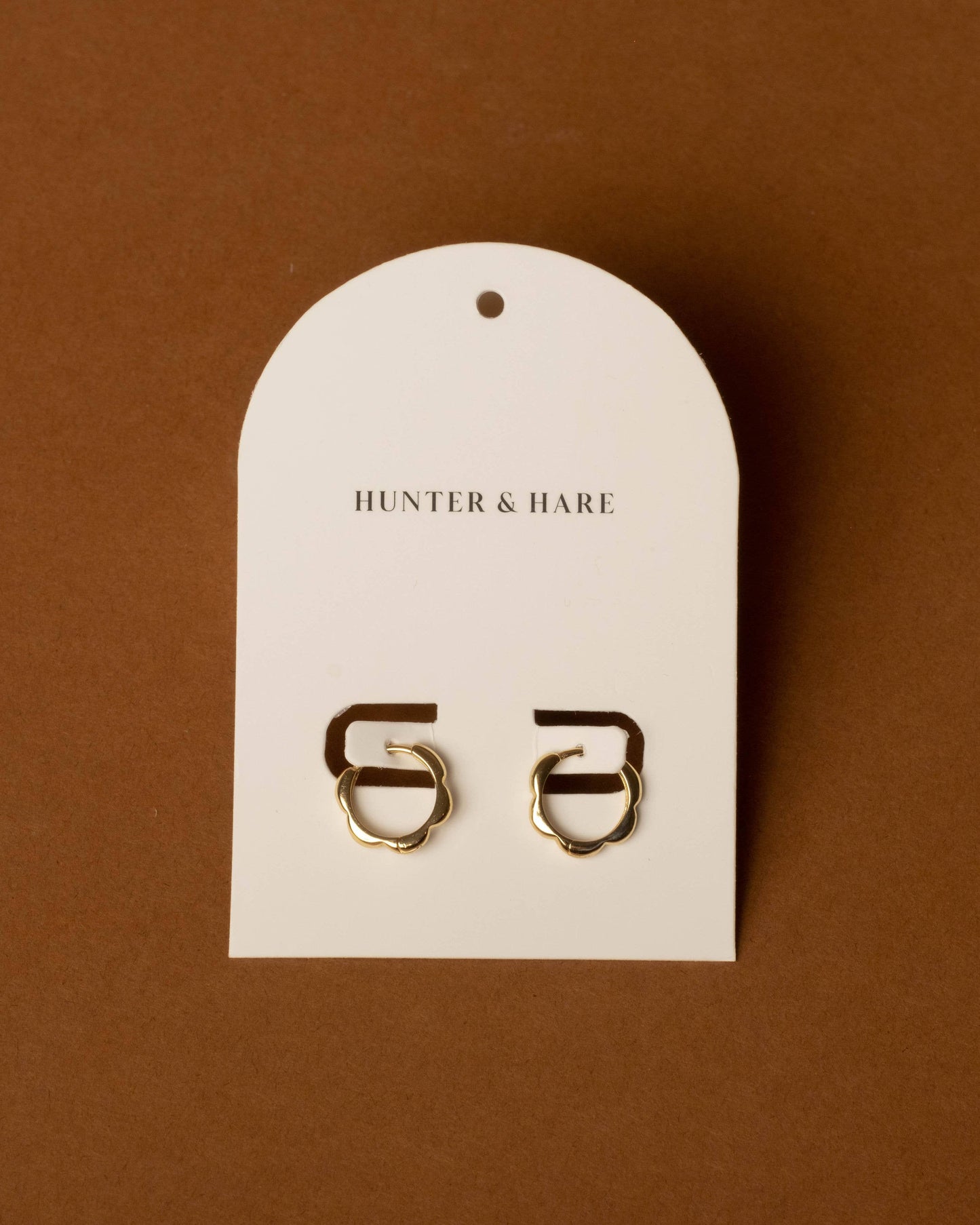 Ali Scalloped Huggie Hoops Gold