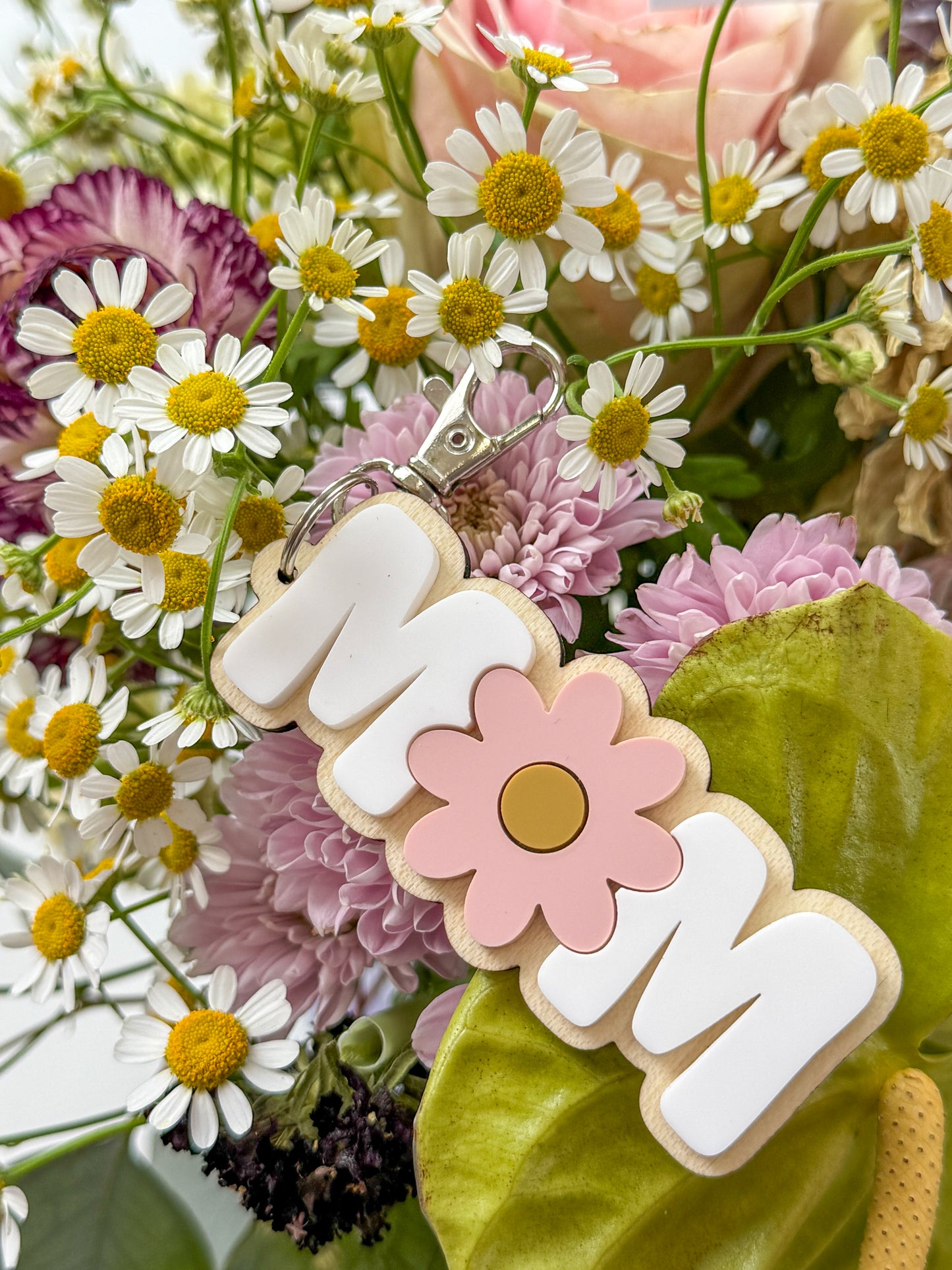 Mom 3D Daisy Keychain