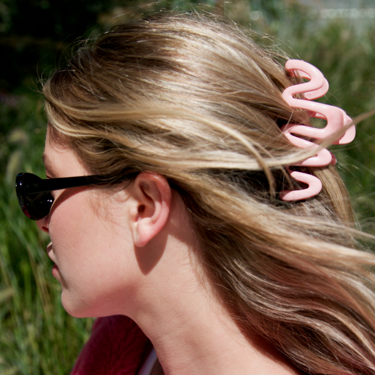 Wavy Jaw Clip in Pink