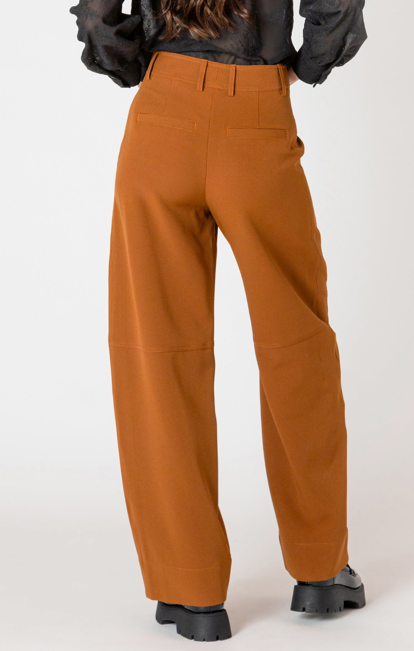 Amber Barrel Leg Pants