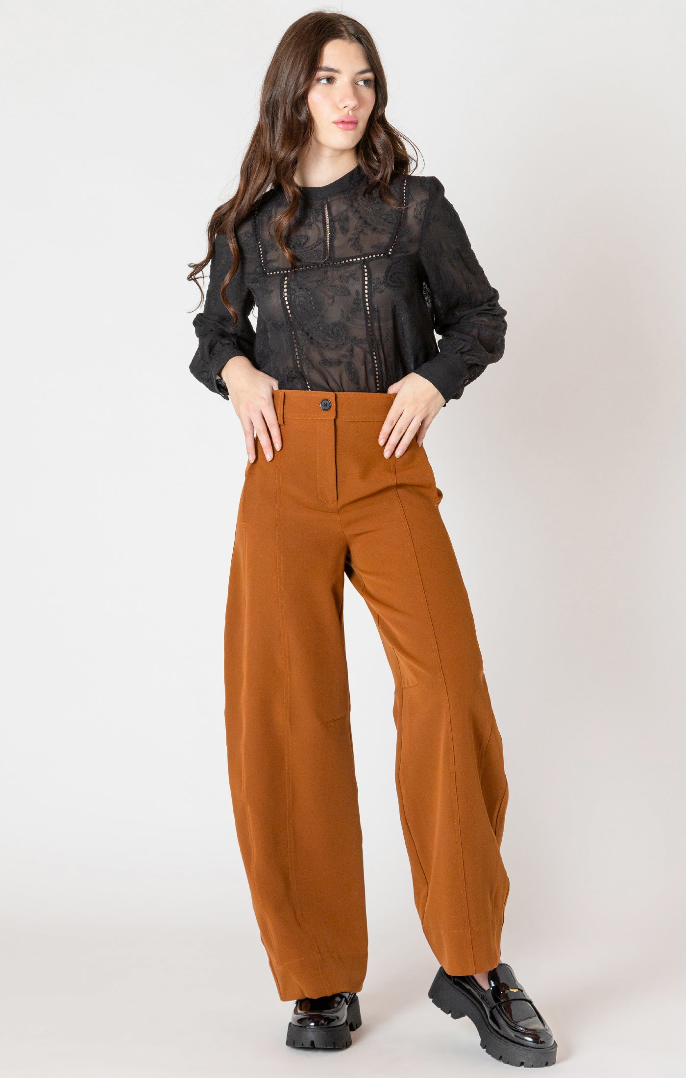 Amber Barrel Leg Pants