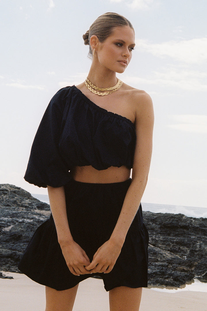 Nixie Crop