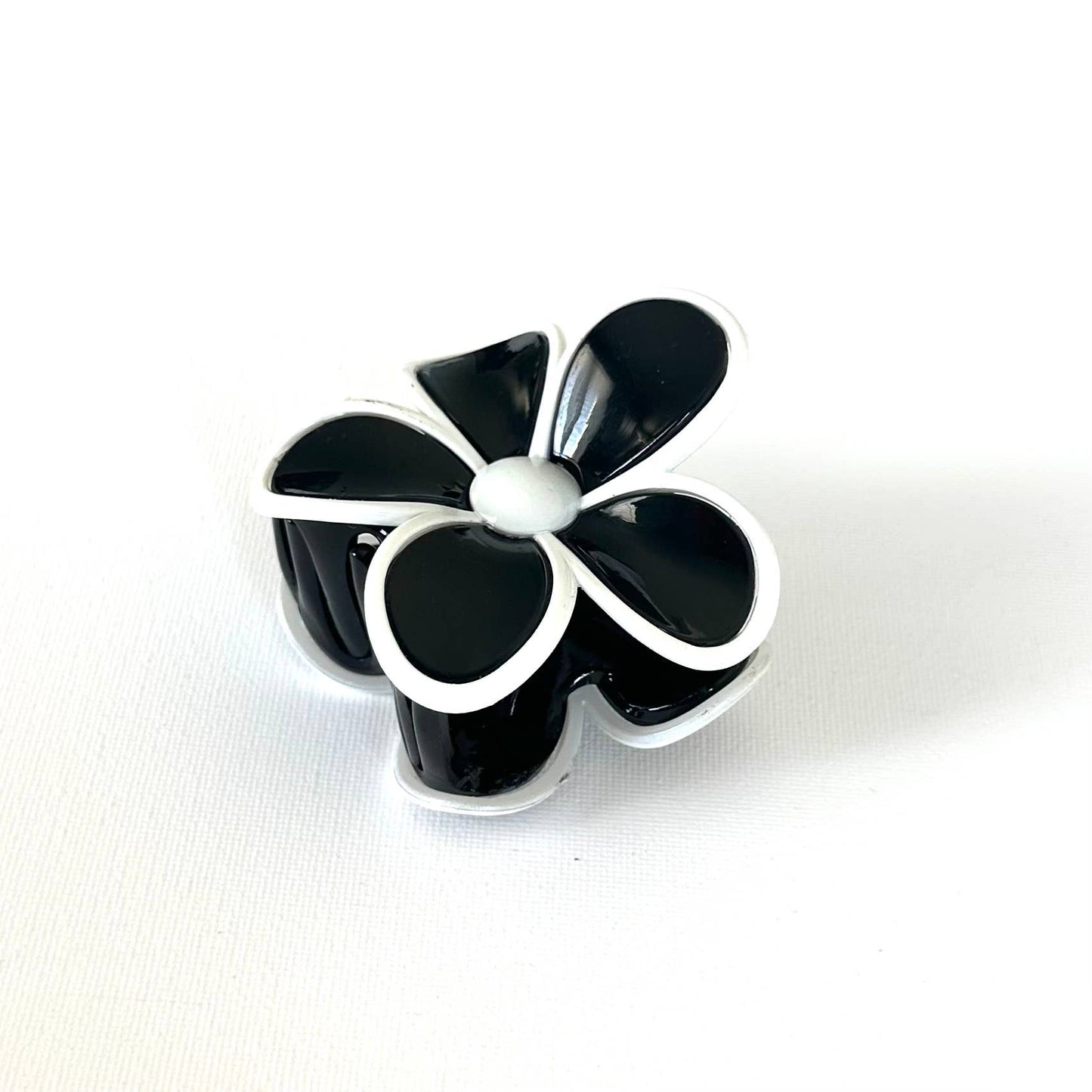 Flower Hair Claw Black and White