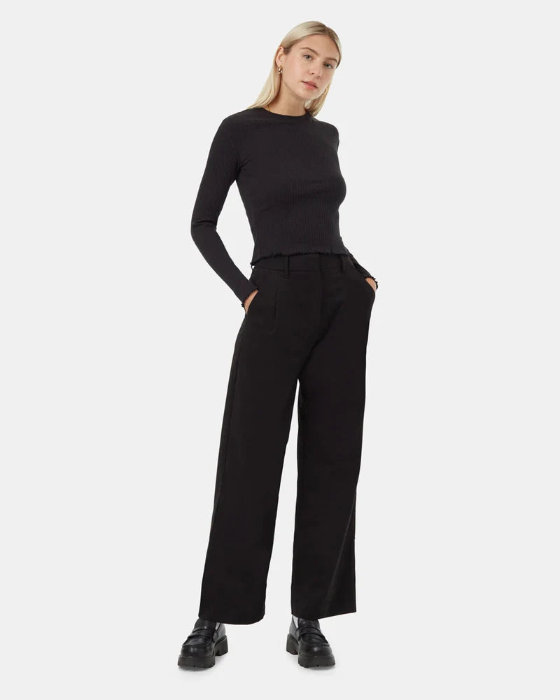 Newell Long Sleeve in Black