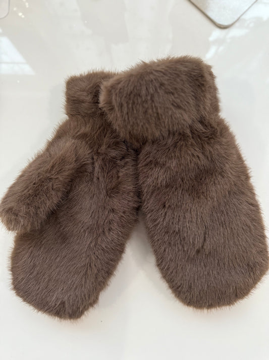 Faux Fur Mitten
