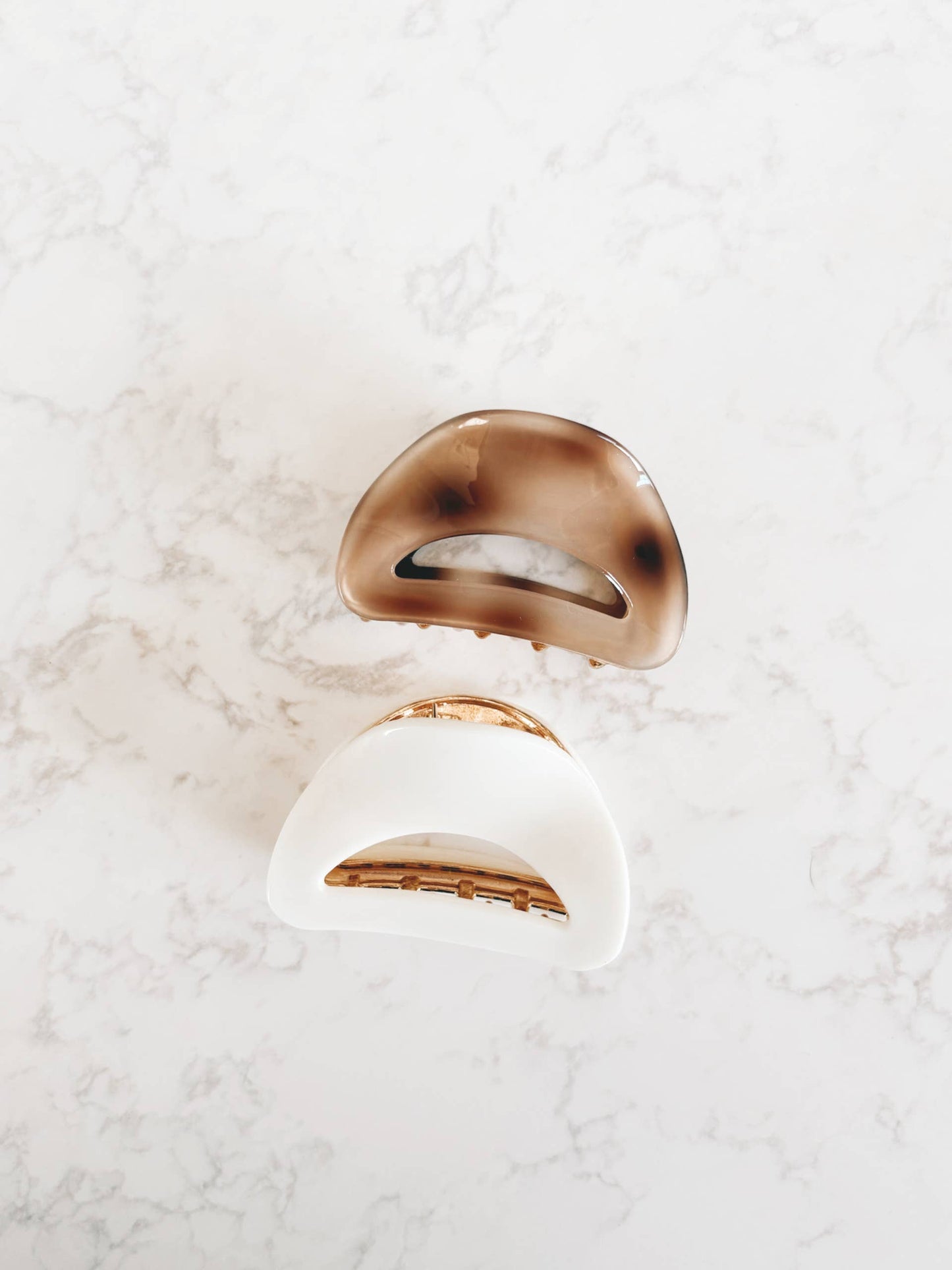 Retro and Gold Claw Hair Clip : Cream