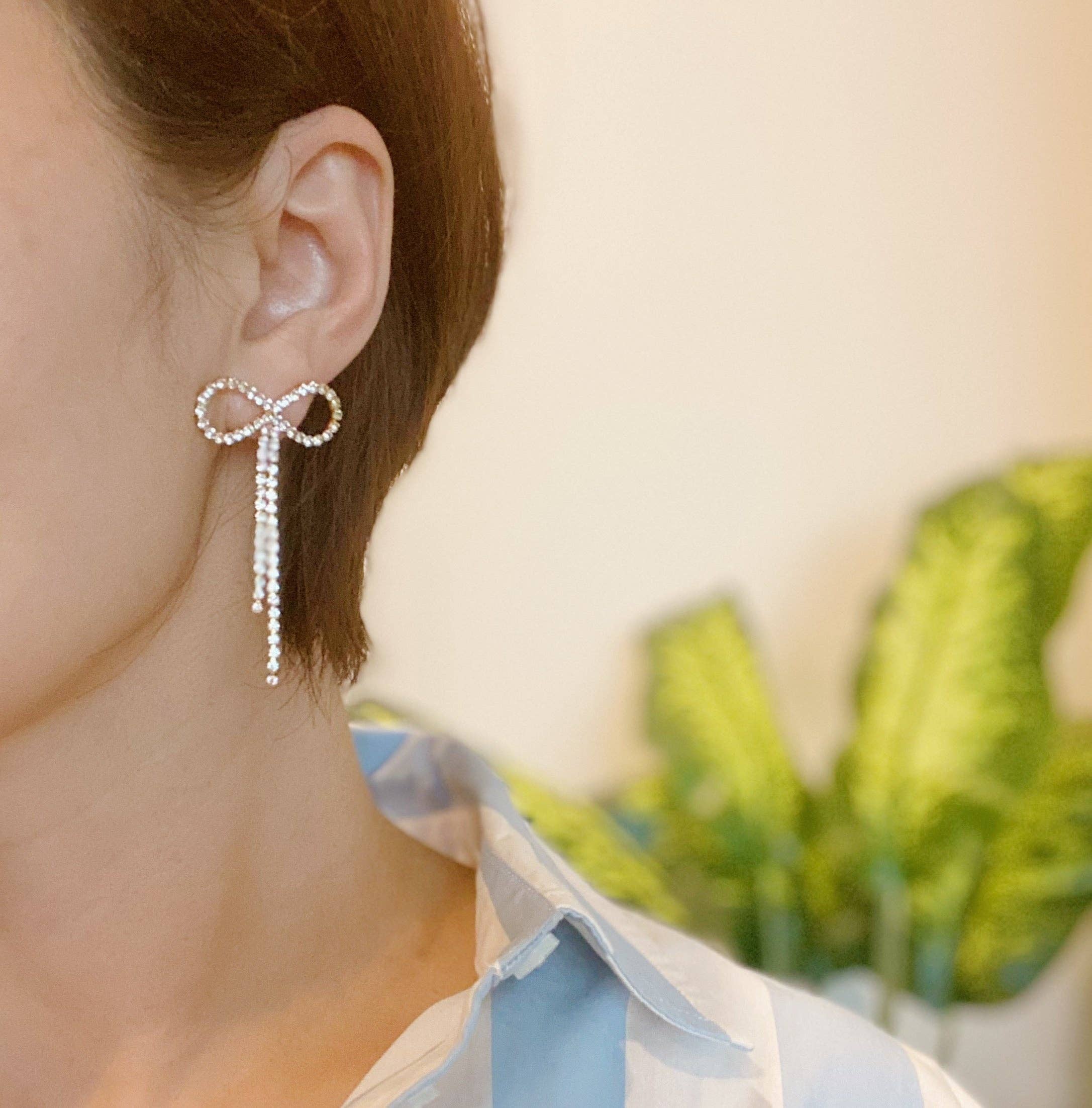 Perfectly Tied Bow Shine Earrings